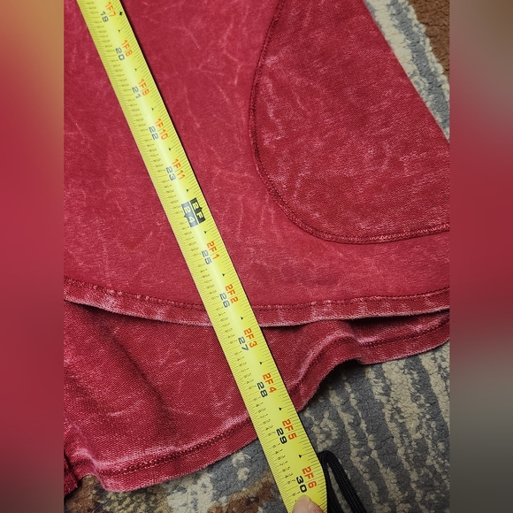 Beautiful sweater - Picture 9 of 9